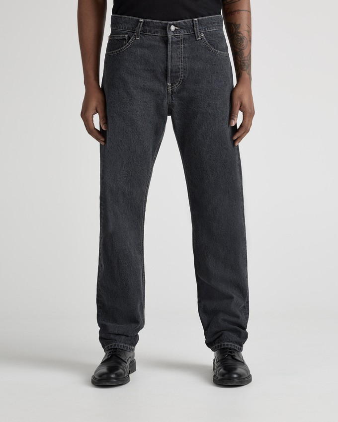 John Mid Straight - Medium Black from Mud Jeans