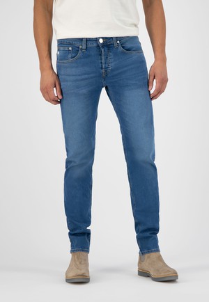 Dunn Low Tapered - Pure Blue from Mud Jeans