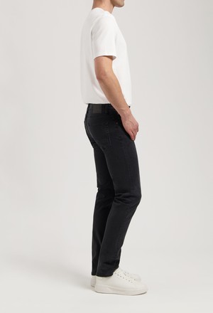 Bryce Mid Straight - Stone Black from Mud Jeans