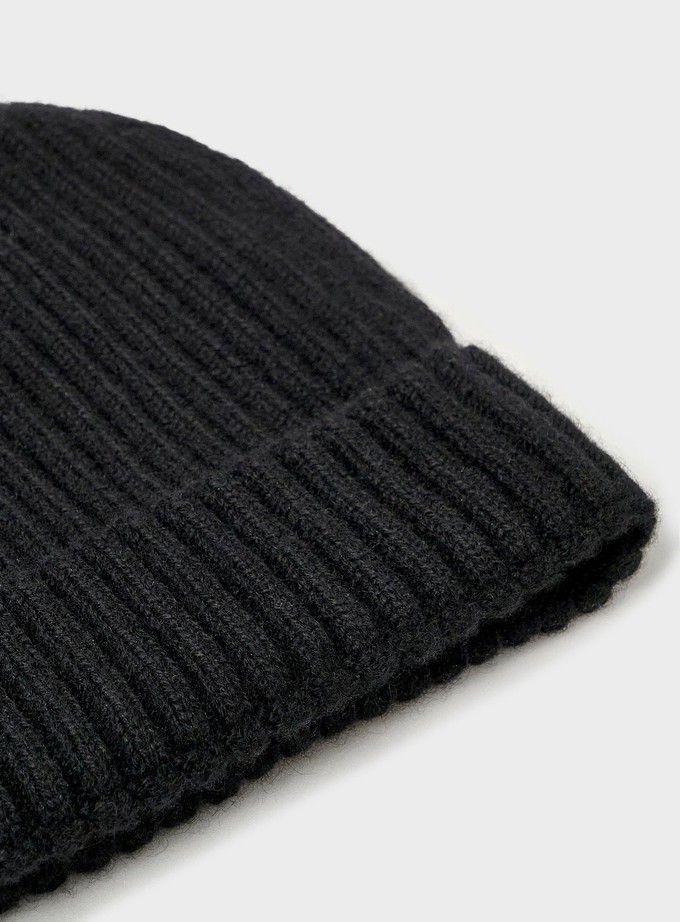 Cashmere Black Beanie from Neem London