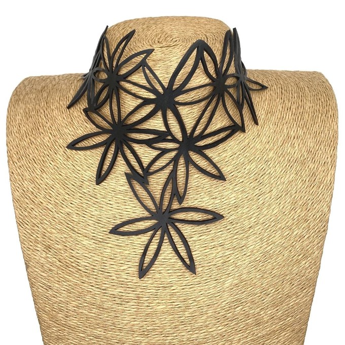 Pentas Star-shaped Flower Statement Choker from Paguro Upcycle