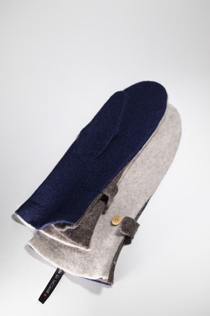 Mittens | blond, navy blue & brown from Pepavana