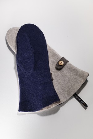 Mittens | blond, navy blue & brown from Pepavana