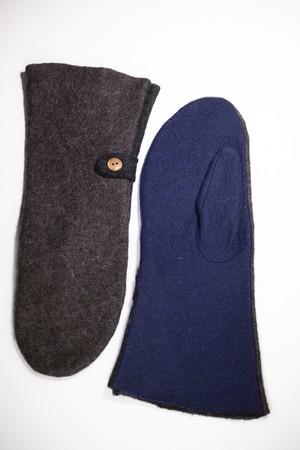 Long Mittens | dark brown & navy blue from Pepavana