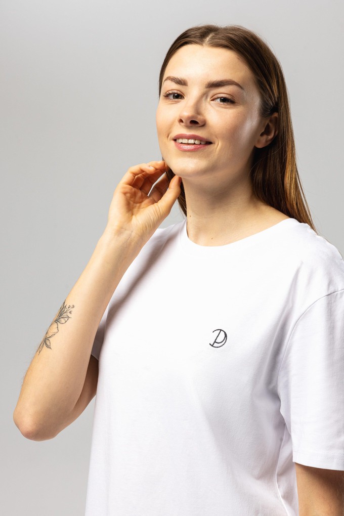 Chest Logo T-Shirt Unisex from Pitod