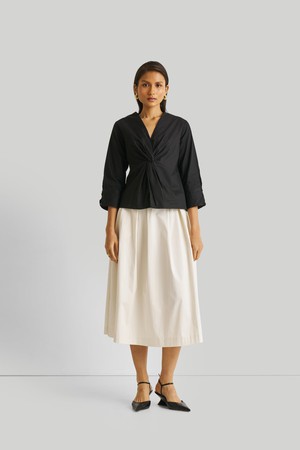 Front Twist Top in Black from Reistor