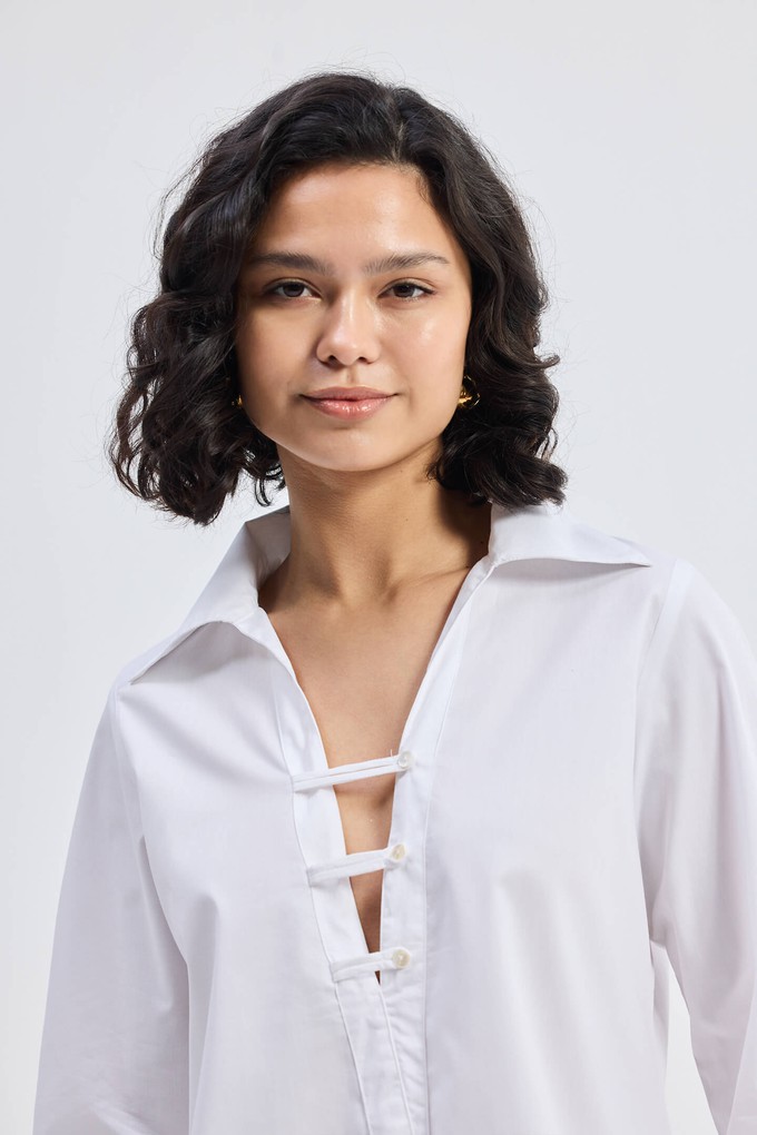 Crisp Details Button-down Shirt in White from Reistor