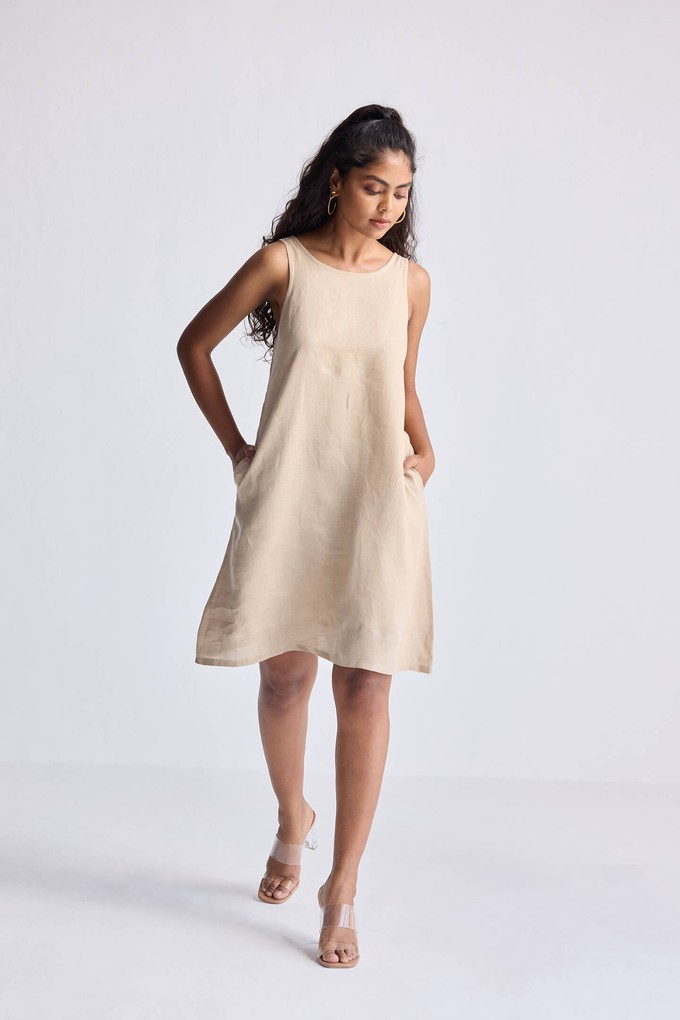 Hemp Short Dress with Back Embroidered Lace Detail from Reistor