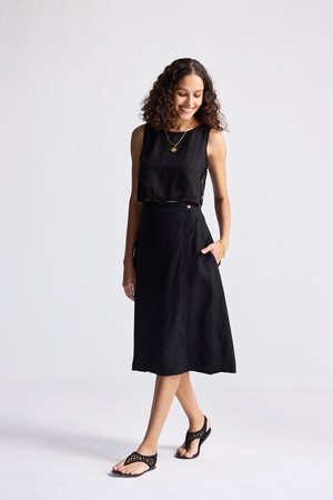 Overlap Midi Skirt in Black from Reistor