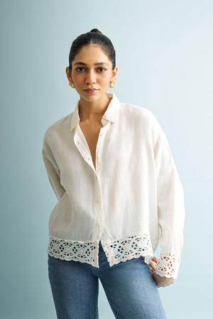 Button-down with Lace Shirt in Off-white from Reistor