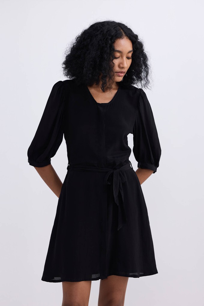 Short Black Dress with a Waist-tie in Black from Reistor