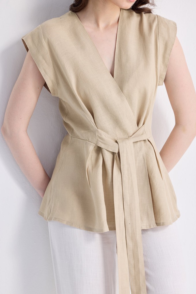 Power Moves Short Sleeve Top in Neutral Beige from Reistor