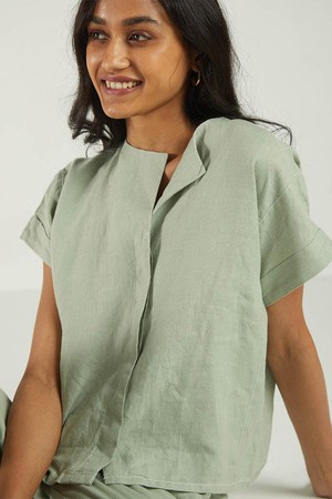 The Daydreams Shirt in Light Olive from Reistor