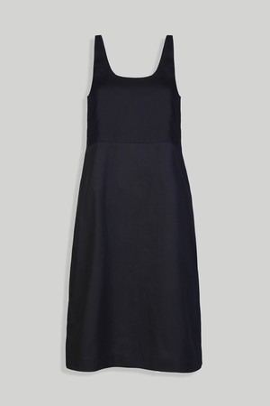 Fitted Knee Length Dress in Black from Reistor