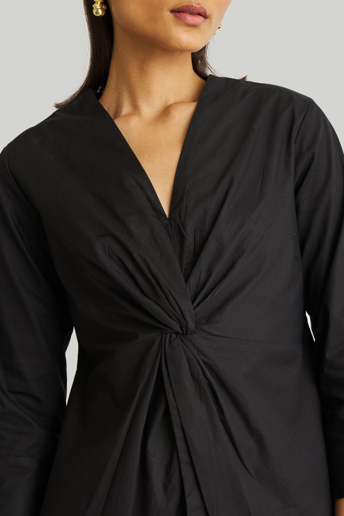 Front Twist Top in Black from Reistor