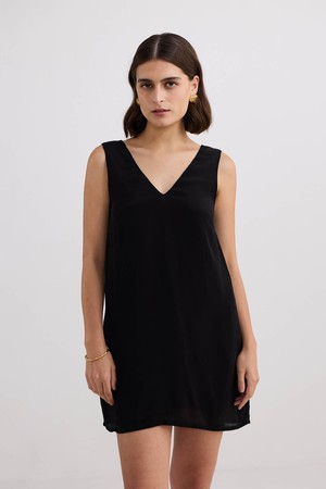 Midnight Muse V-neck Short Dress in Black from Reistor