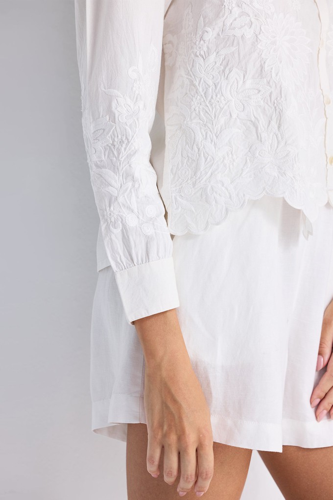 Embroidered Button-up Shirt in White from Reistor