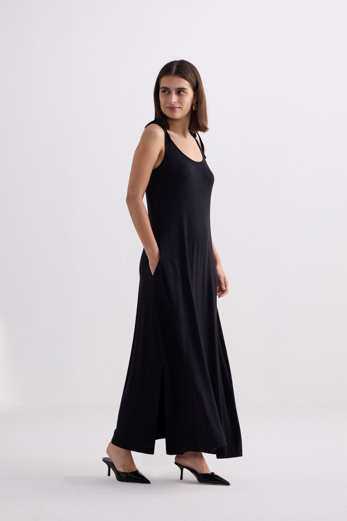 Tie-Detail Maxi Dress in Black from Reistor