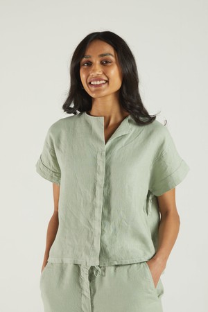 The Daydreams Shirt in Light Olive from Reistor