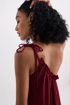 One-shoulder Midi dress in Burgundy from Reistor