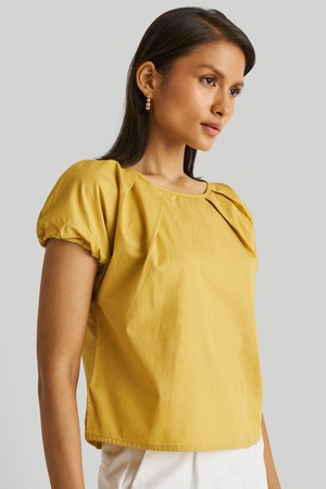 Balloon Sleeve Top in Mustard from Reistor