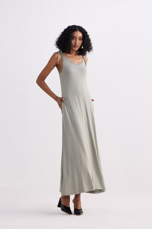 Tie-Detail Maxi Dress in Light Olive from Reistor