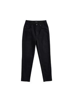 Mom Jeans Carpine Overdyed Zwart via Shop Like You Give a Damn