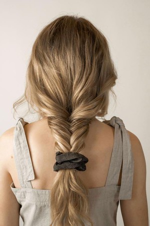 Scrunchie Aurora Charcoal from Shop Like You Give a Damn