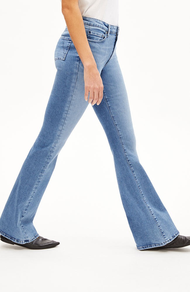 Anamaa flared jeans blue mist from Sophie Stone