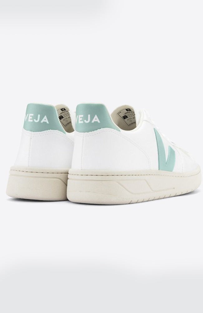 V-10 CWL sneaker wit matcha from Sophie Stone