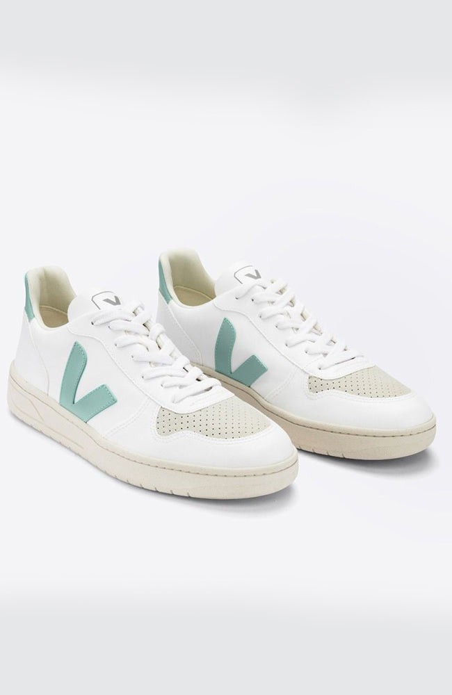 V-10 CWL sneaker wit matcha from Sophie Stone