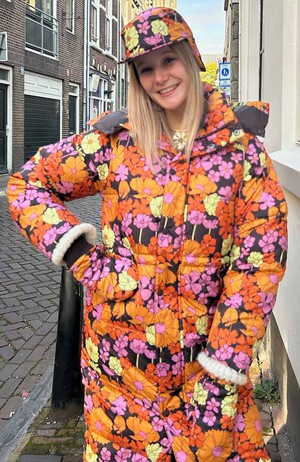 Wanten flower power from Sophie Stone