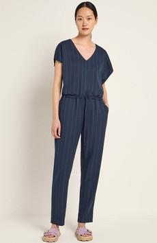 Krijtstreep jumpsuit navy via Sophie Stone