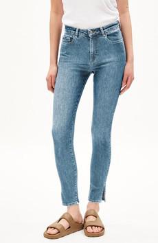 Tillaa skinny jeans pearl blue via Sophie Stone