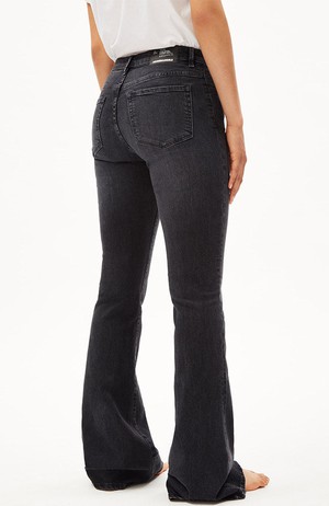 Anamaa flared jeans true anchor from Sophie Stone