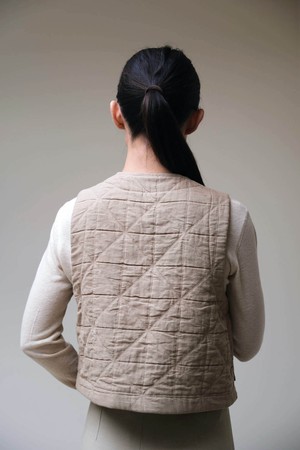 Gill Bodywarmer | Beige from Sûr Atelier