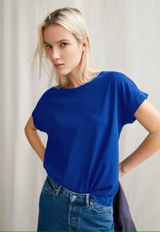 T-shirt Idaara Lapis Blue via The Blind Spot