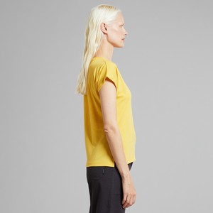 T-shirt Visby Base Misty Yellow from The Blind Spot