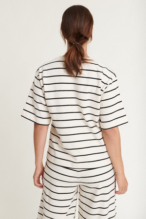 T-shirt Anneli Oversized Tee from The Blind Spot