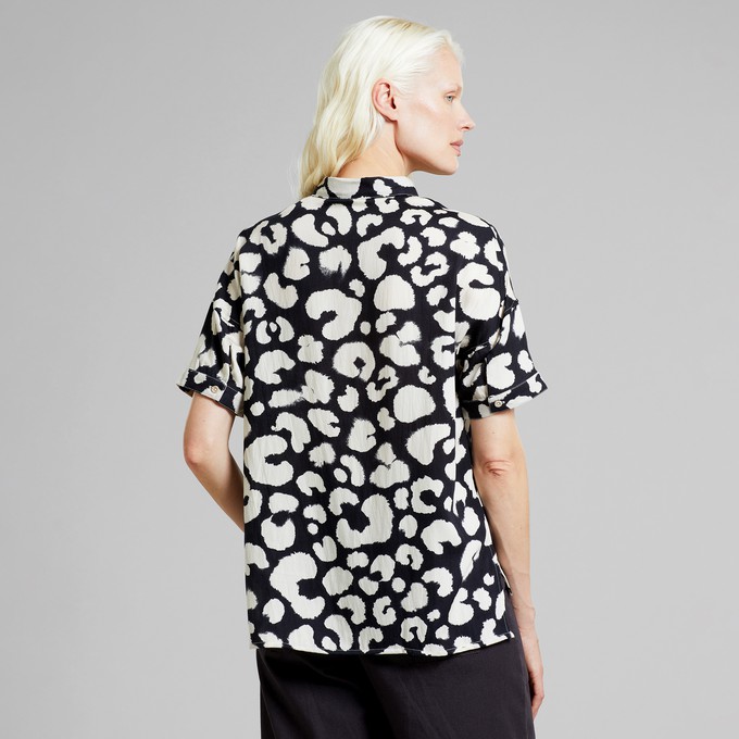 Shirt Nibe Painted Leopard Black from The Blind Spot