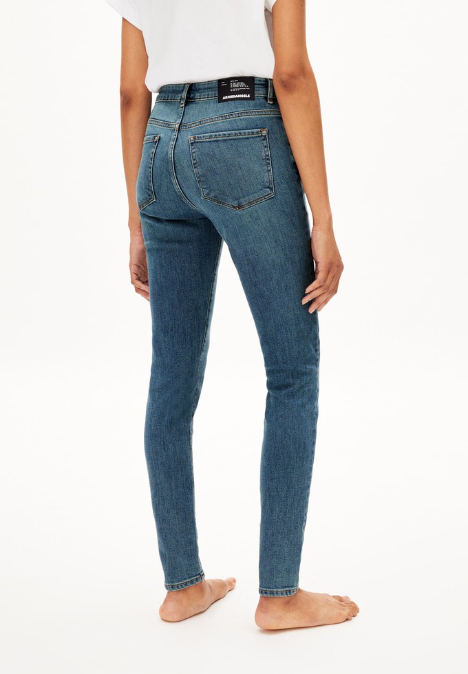 Tillaa Jeans | Mid Waist Skinny | Tinted Blue from The Blind Spot