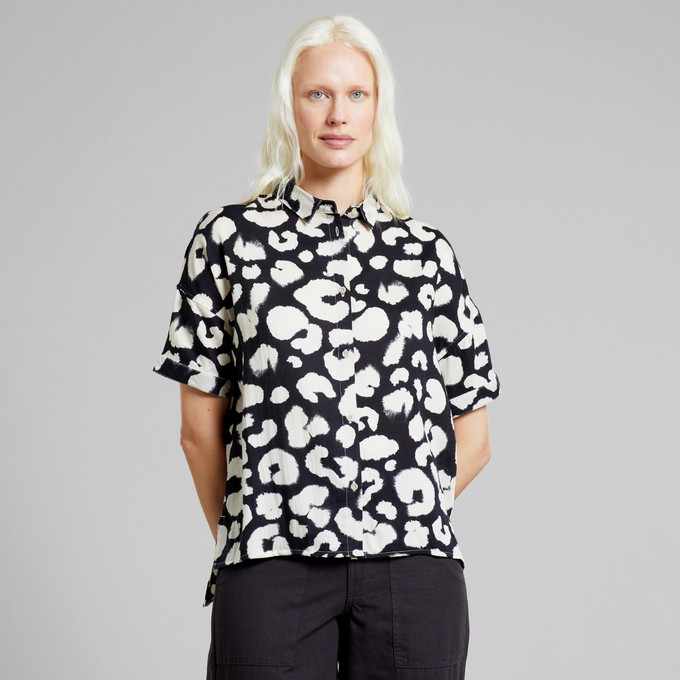 Shirt Nibe Painted Leopard Black from The Blind Spot