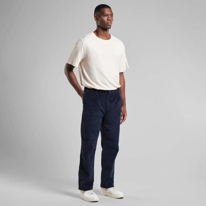 Broek Vallen Corduroy Navy from The Blind Spot