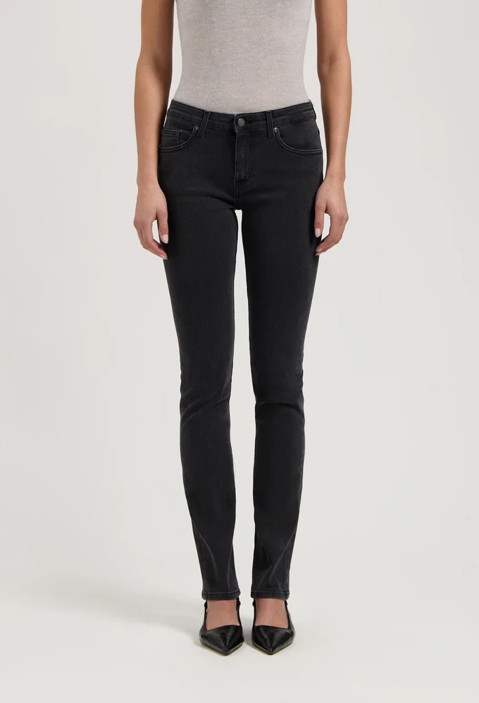 MUD Jeans | Faye Low Slim | Stone Black from The Blind Spot