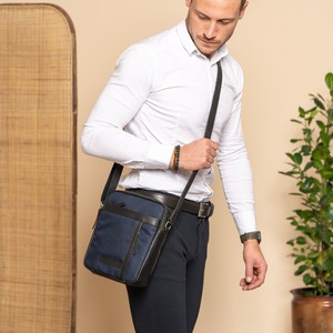 Leather Shoulder Bag Navy Arendal - The Chesterfield Brand from The Chesterfield Brand