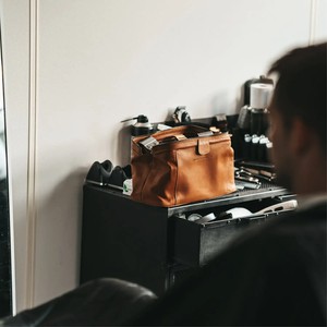 Leather Toiletry Bag Cognac Vince - The Chesterfield Brand from The Chesterfield Brand