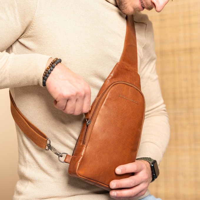 Leather Crossbody Bag Cognac Bari - The Chesterfield Brand from The Chesterfield Brand