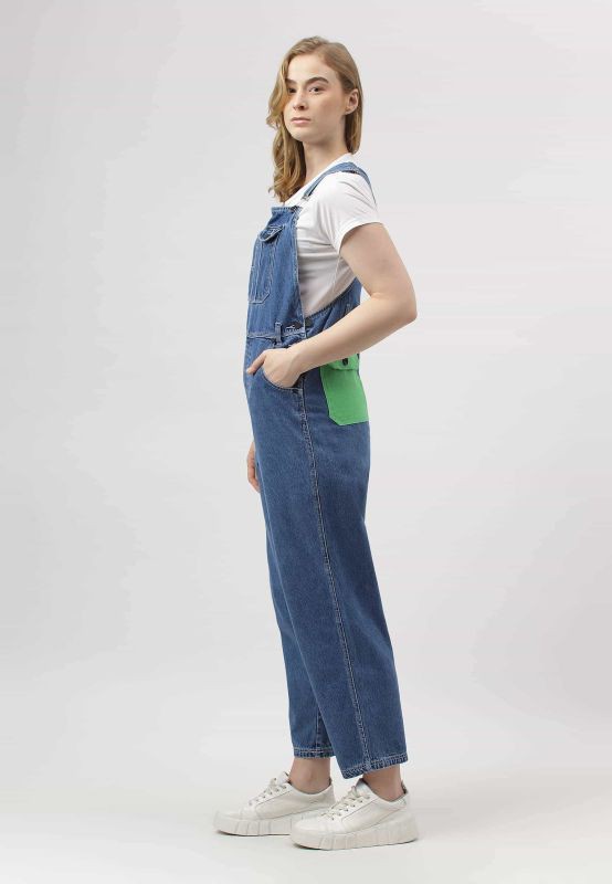 Re.Street Rebel | Kurze Baggy-Latzhose in Mittelindigo from Un Denim