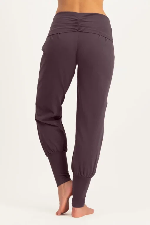 Devi Yoga Broek – Berry from Urban Goddess