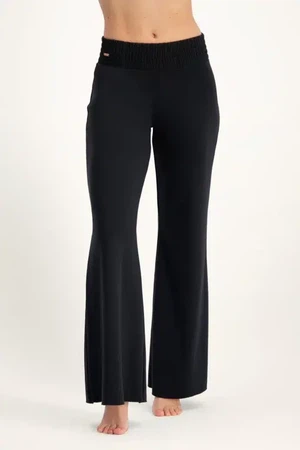 Flow Wijde Yoga Broek – Onyx Black from Urban Goddess